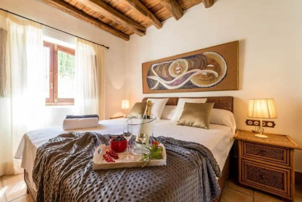 resa estates finca for sale santa gertrudis 2022 ibiza bedroom 1.jpg